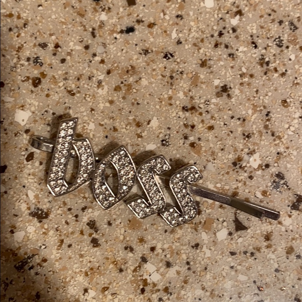 Boss hair clip by Guess